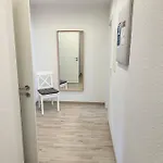Gemuetliche Neurenovierte Dachgeschosswohnung Апартаменты Эрфурт