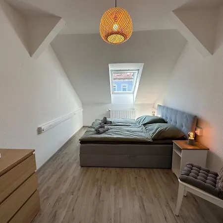 Gemuetliche Neurenovierte Dachgeschosswohnung * Эрфурт