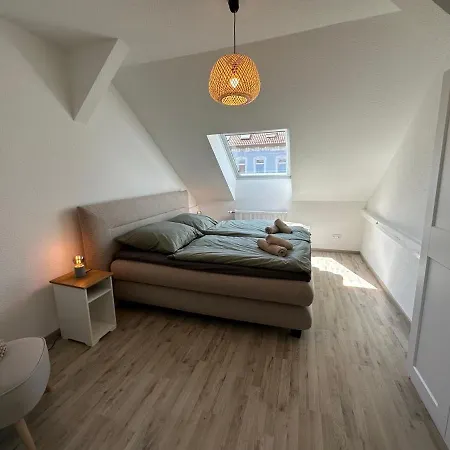 Gemuetliche Neurenovierte Dachgeschosswohnung * Эрфурт