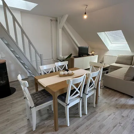 Gemütliche Neurenovierte Dachgeschosswohnung Erfurt