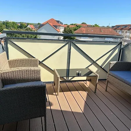 Gemuetliche Neurenovierte Dachgeschosswohnung * Эрфурт