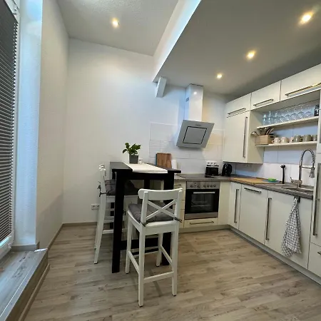 Gemuetliche Neurenovierte Dachgeschosswohnung Апартаменты Эрфурт