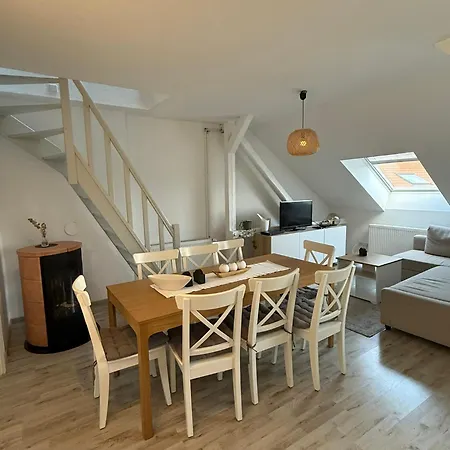 Gemuetliche Neurenovierte Dachgeschosswohnung Erfurt