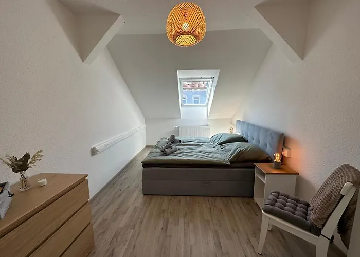 Gemütliche Neurenovierte Dachgeschosswohnung * Erfurt