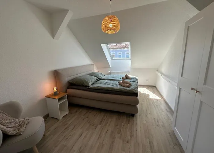 Gemuetliche Neurenovierte Dachgeschosswohnung * Erfurt