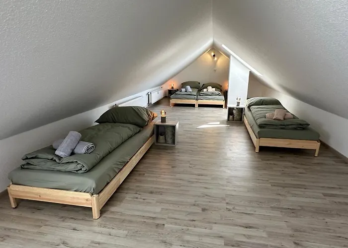 Gemuetliche Neurenovierte Dachgeschosswohnung Appartement