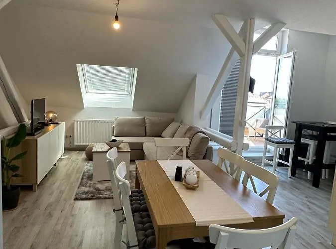 Gemuetliche Neurenovierte Dachgeschosswohnung * Erfurt